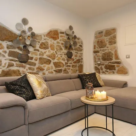 House Anika Сило